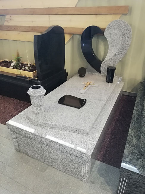 Pierre tombale couleur