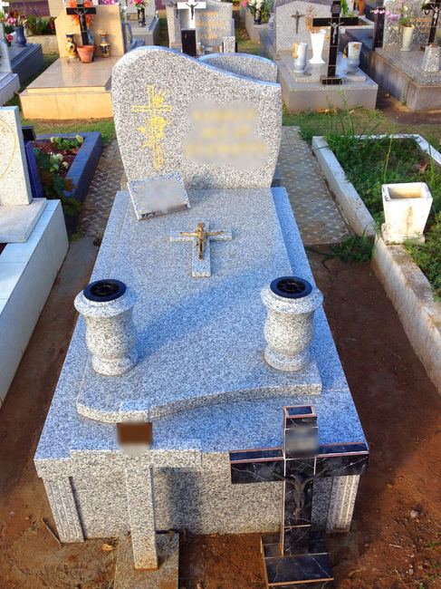 Pierre tombale sur mesure